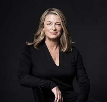 Kristin Hannah portrait